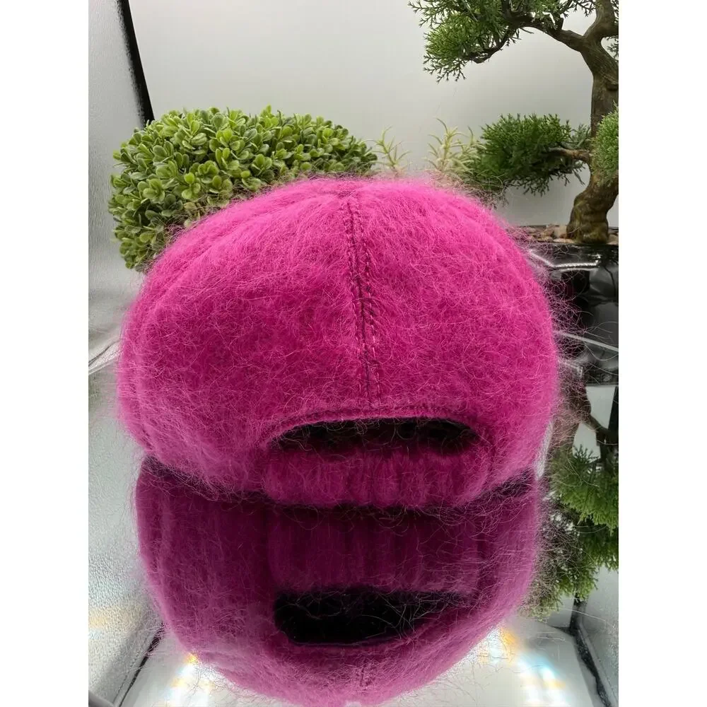 Gucci baseball cap, adjustable, vibrant pink mohair, gold-toned GG logo w/Dusty